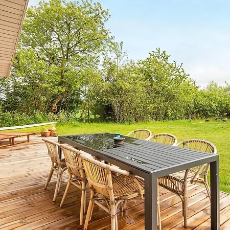 5 Person In Tarm-by Traum Nyaraló Tarm