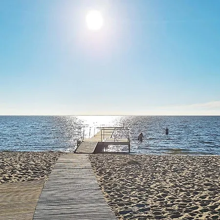 5 Person In Tarm-by Traum Nyaraló Tarm